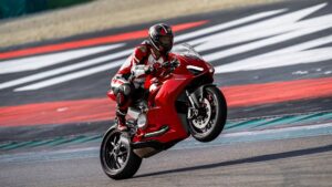 Ducati Panigale V2 Wallpapers