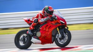 Ducati Panigale V2 Wallpapers